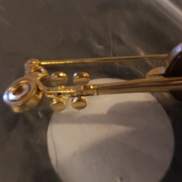 VIOLIN GOLD TONE BROOCH - Picture 3 of 5